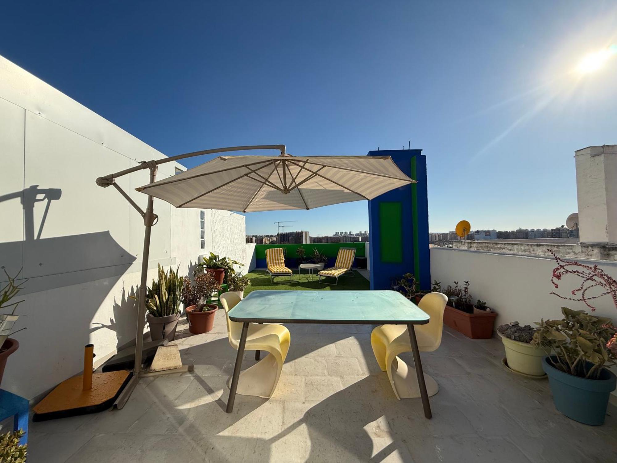 Apartamento Petite Penthouse With The Sunniest Terrace In Valencia Exterior foto